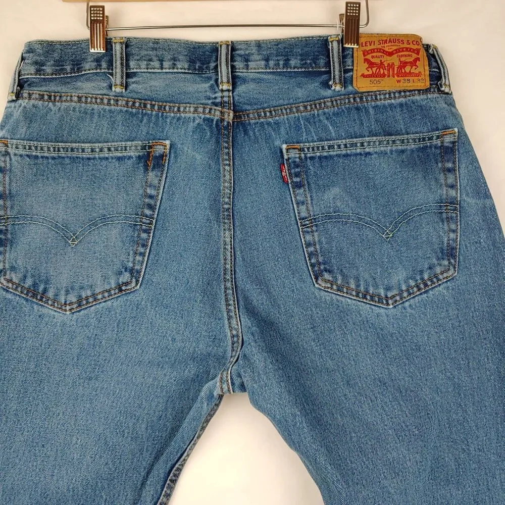 Levis 505 Jeans Mens 37x30.5 (Tagged 38x32) Blue Regular‎ Fit Straight Leg Denim